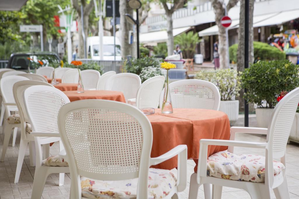 Hotel Villa Tosi Беллария-Иджеа-Марина Экстерьер фото