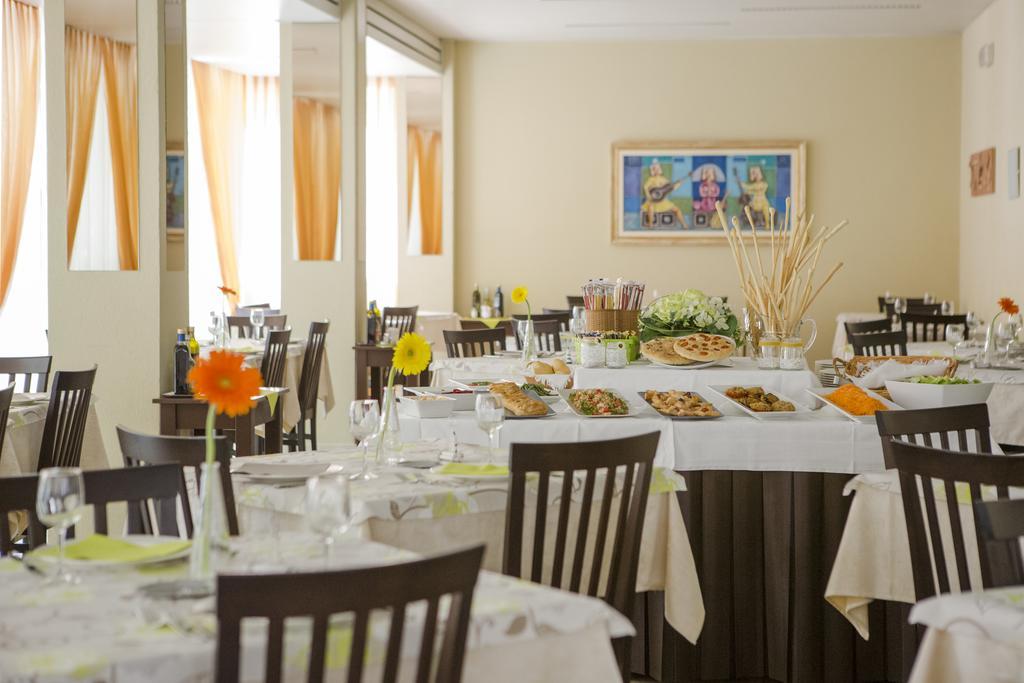 Hotel Villa Tosi Беллария-Иджеа-Марина Экстерьер фото